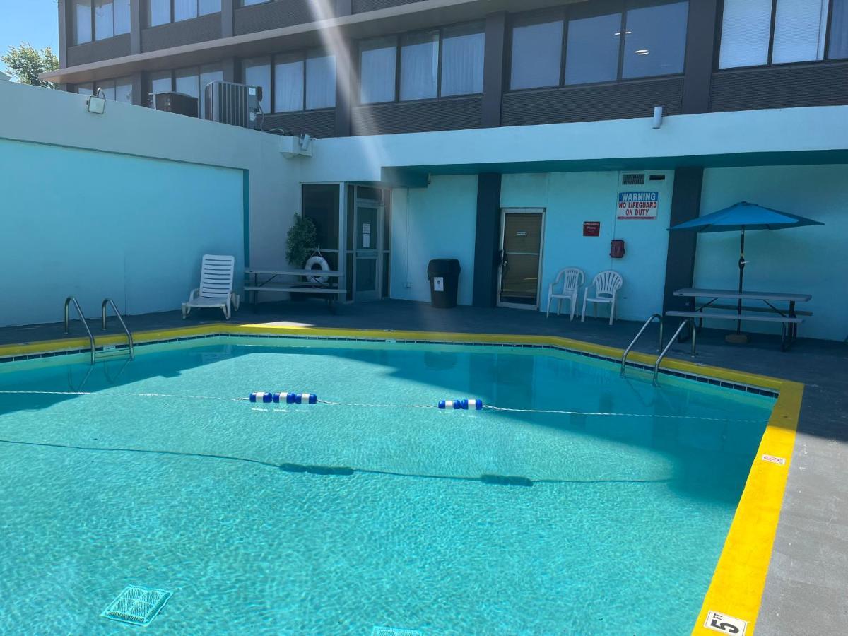 Quality Inn & Suites Cincinnati Zewnętrze zdjęcie